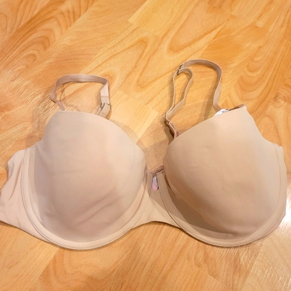 Victoria's Secret Pushup Without Padding Nude Bra Size 38D - Picture 1 of 5